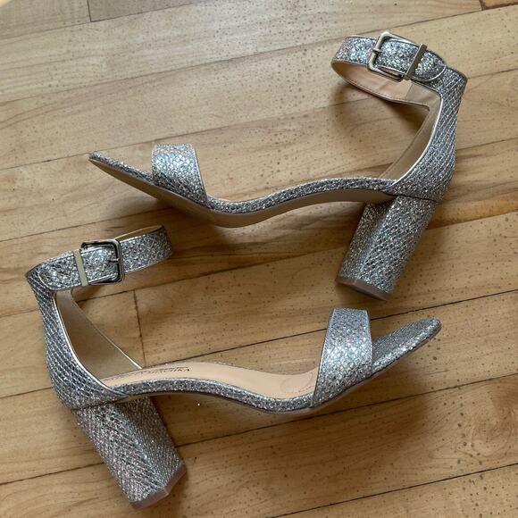 Badgley Mischka Jeweled Sandals Women 7.5 Bridal Silver Strappy Block Heel Party - Picture 10 of 11